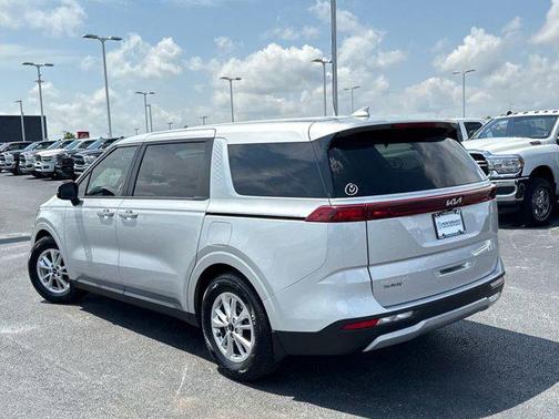 2023 Kia Carnival LX