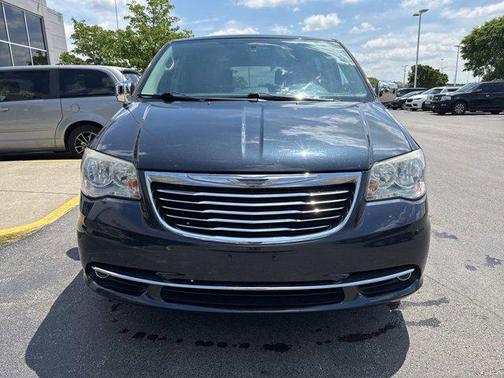 2014 Chrysler Town & Country Touring-L