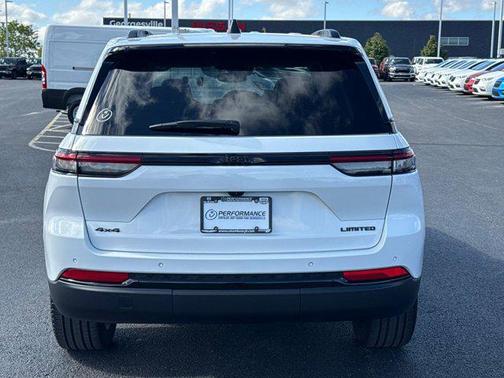 Bright White Clearcoat 2024 Jeep Grand Cherokee Limited