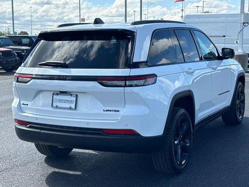 Bright White Clearcoat 2024 Jeep Grand Cherokee Limited