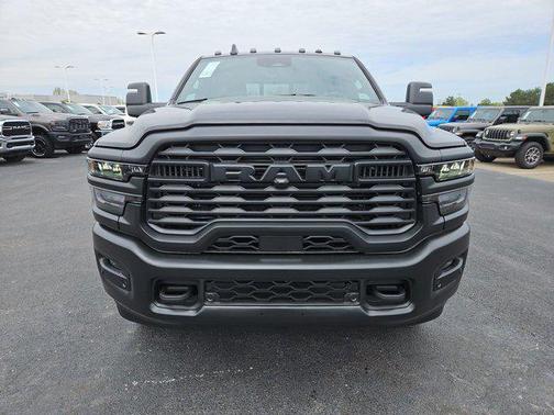 2025 RAM 2500 Tradesman Crew Cab 4x4 6'4' Box