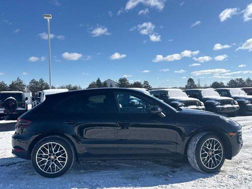 2017 Porsche Macan Base