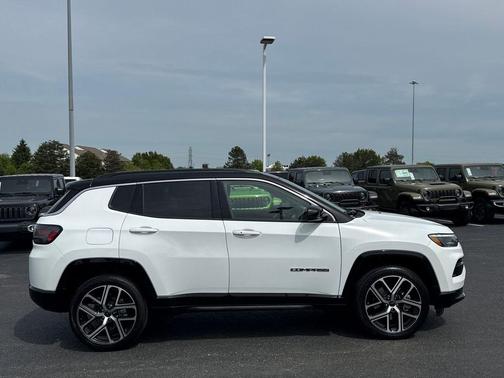 Bright White Clearcoat 2025 Jeep Compass Limited