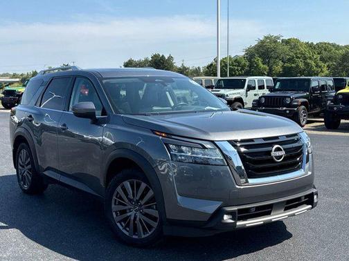 2022 Nissan Pathfinder SL 4WD
