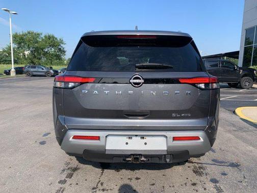 2022 Nissan Pathfinder SL 4WD