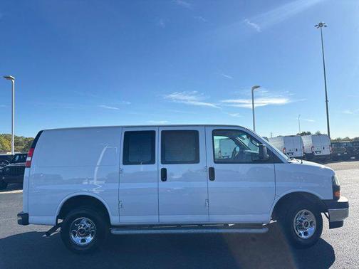 2023 GMC Savana 2500 Work Van