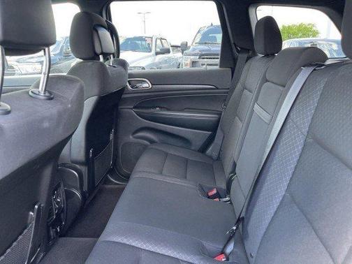2018 Jeep Grand Cherokee Laredo for sale in Columbus, OH - image 10