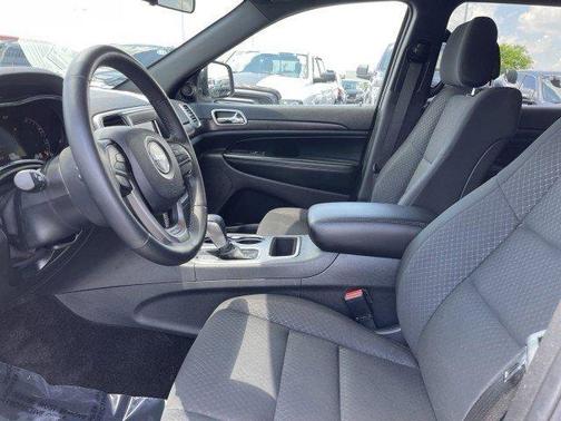 2018 Jeep Grand Cherokee Laredo for sale in Columbus, OH - image 9