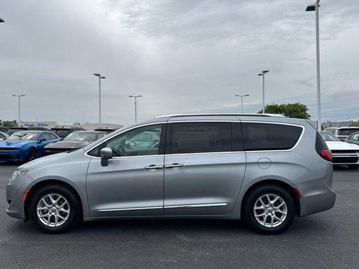 Billet Silver Metallic Clearcoat 2020 Chrysler Pacifica Touring L