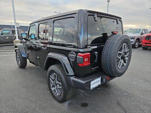 2026 Jeep Wrangler 4-Door Sahara 4x4