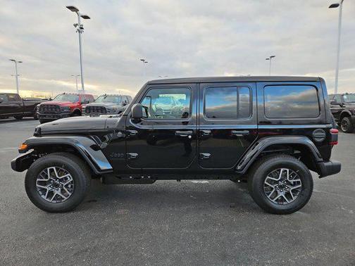 2026 Jeep Wrangler 4-Door Sahara 4x4