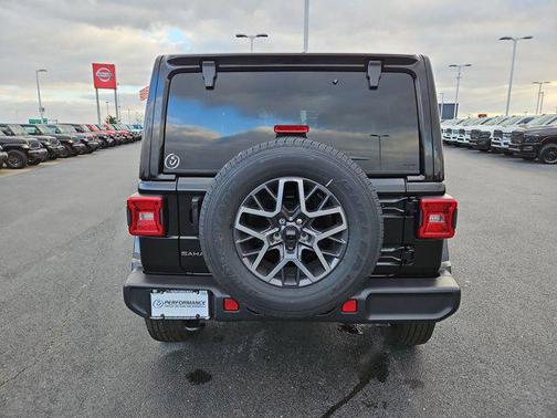 2026 Jeep Wrangler 4-Door Sahara 4x4