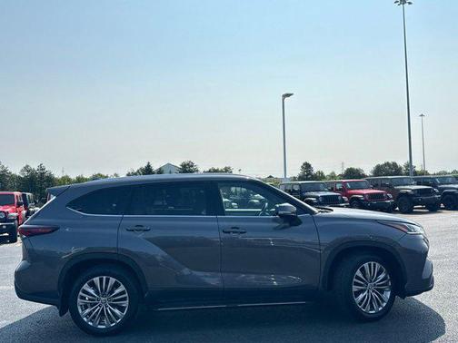 2024 Toyota Highlander Limited