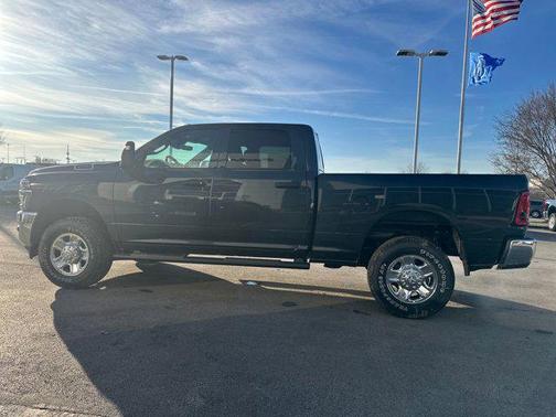 2026 RAM 2500 Tradesman Crew Cab 4x4 6'4' Box