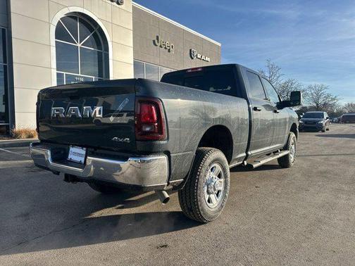 2026 RAM 2500 Tradesman Crew Cab 4x4 6'4' Box