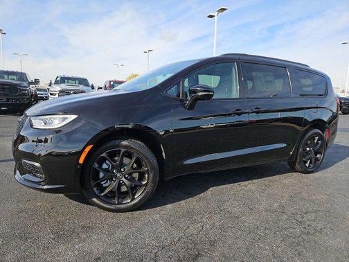 2026 Chrysler Pacifica L