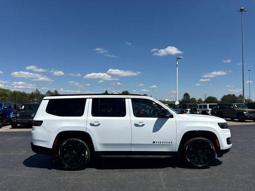 Bright White Clearcoat 2024 Jeep Wagoneer Series II Carbide