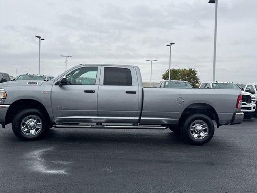 2022 RAM 2500 Tradesman Crew Cab 4x4 8' Box