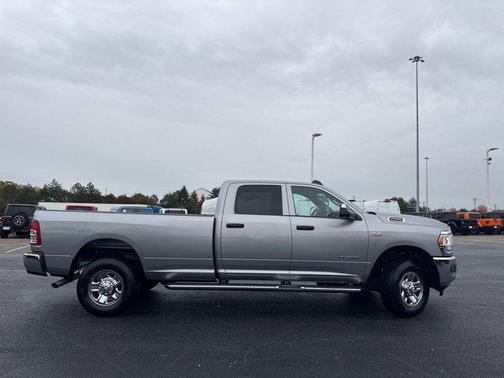 2022 RAM 2500 Tradesman Crew Cab 4x4 8' Box