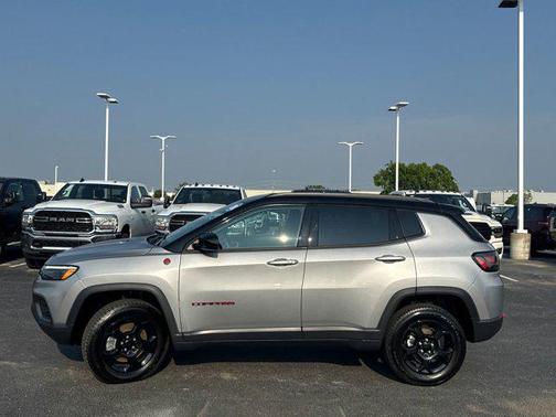 2024 Jeep Compass Trailhawk