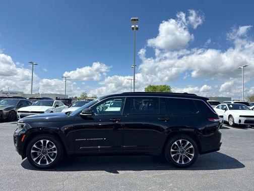 Diamond Black Crystal Pearlcoat 2024 Jeep Grand Cherokee L Overland