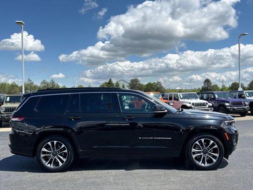 Diamond Black Crystal Pearlcoat 2024 Jeep Grand Cherokee L Overland