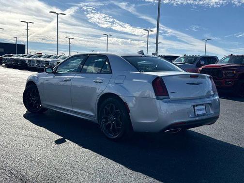 2023 Chrysler 300 Touring