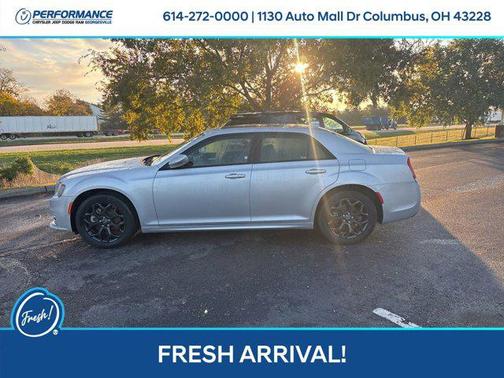 2023 Chrysler 300 Touring