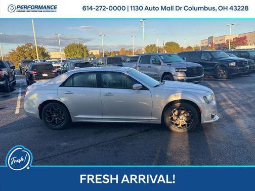 2023 Chrysler 300 Touring