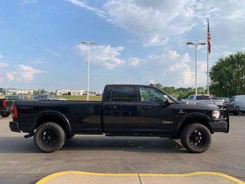 2021 RAM 3500 Laramie Crew Cab 4x4 8' Box