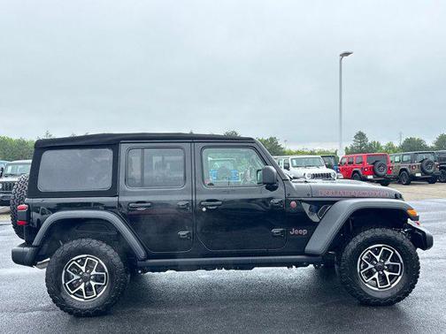 Black Clearcoat 2024 Jeep Wrangler Rubicon
