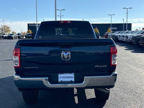 2024 RAM 2500 Big Horn Crew Cab 4x4 6'4' Box