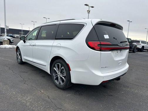 2026 Chrysler Pacifica L