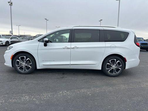 2026 Chrysler Pacifica L