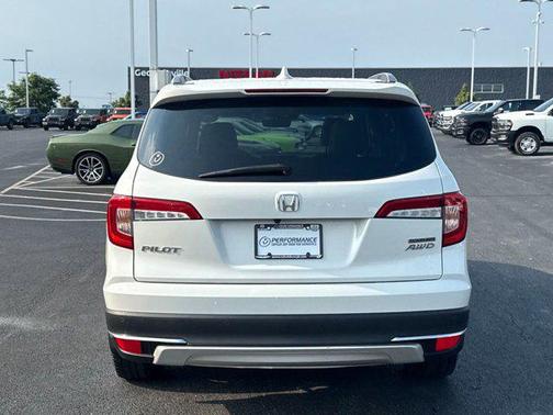 2022 Honda Pilot Touring 8-Passenger