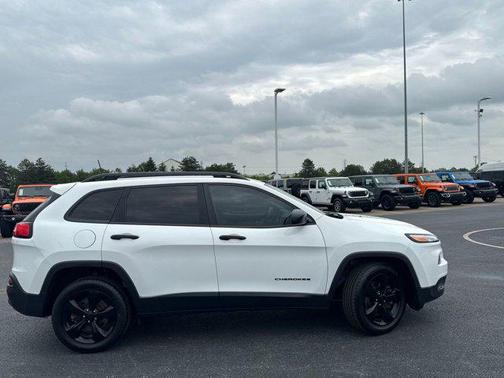 2018 Jeep Cherokee Sport