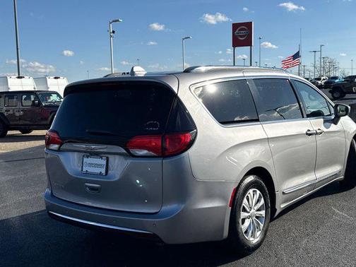 2018 Chrysler Pacifica Touring-L