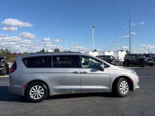 2018 Chrysler Pacifica Touring-L
