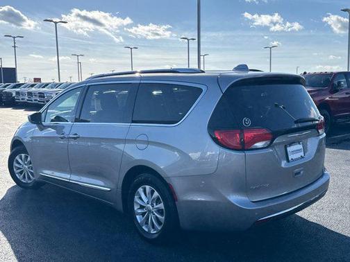 2018 Chrysler Pacifica Touring-L