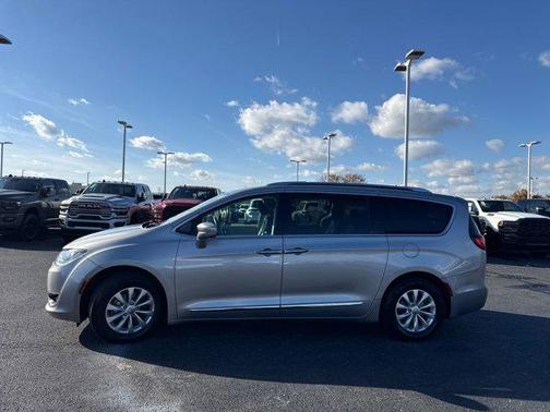 2018 Chrysler Pacifica Touring-L