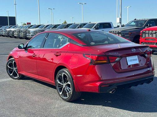 2023 Nissan Altima SR Intelligent AWD