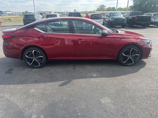2023 Nissan Altima SR Intelligent AWD