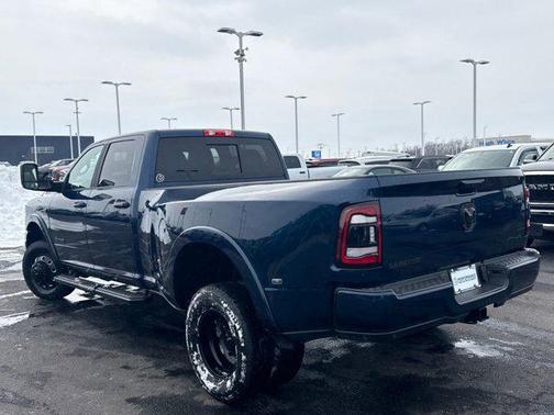 2021 RAM 3500 Laramie Crew Cab 4x4 8' Box