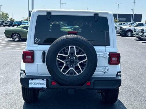 2024 Jeep Wrangler 4-Door Sahara