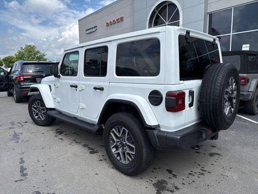 2024 Jeep Wrangler 4-Door Sahara
