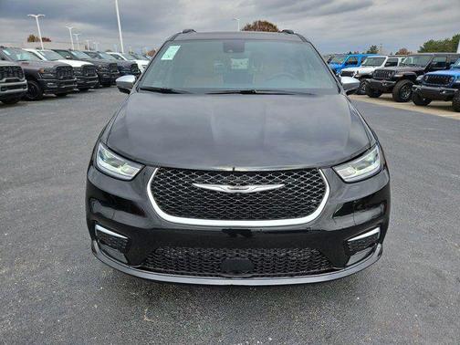 2026 Chrysler Pacifica L