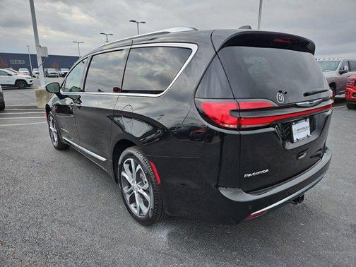 2026 Chrysler Pacifica L