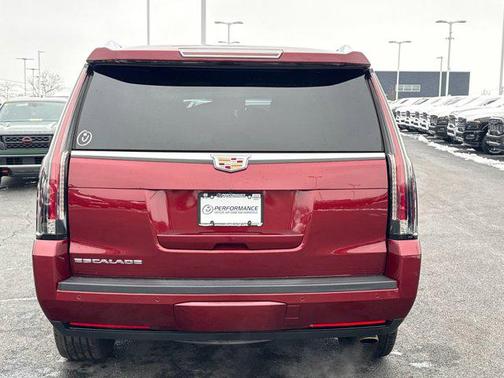 2016 Cadillac Escalade Luxury