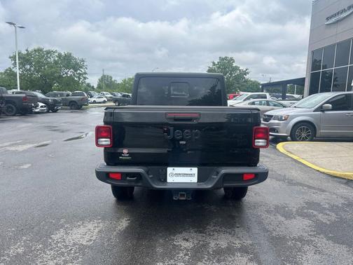 Black Clearcoat 2022 Jeep Gladiator Willys