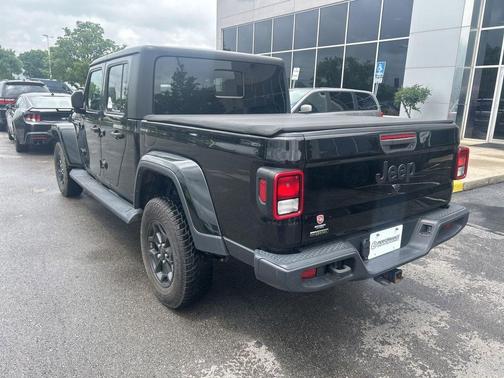 Black Clearcoat 2022 Jeep Gladiator Willys